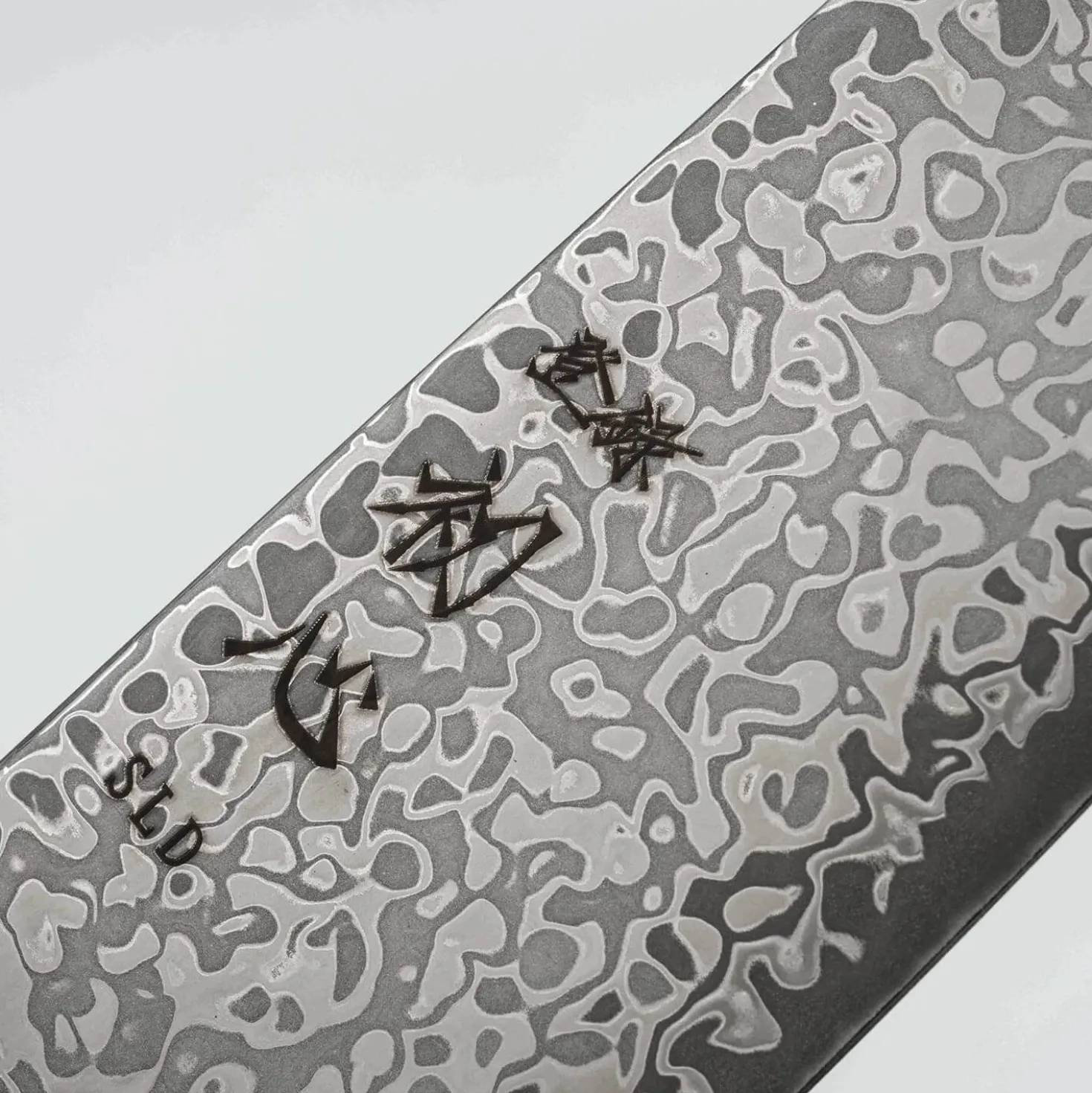 Hatsukokoro Hikari SLD Damast Ebony Gyuto 19.5 cm