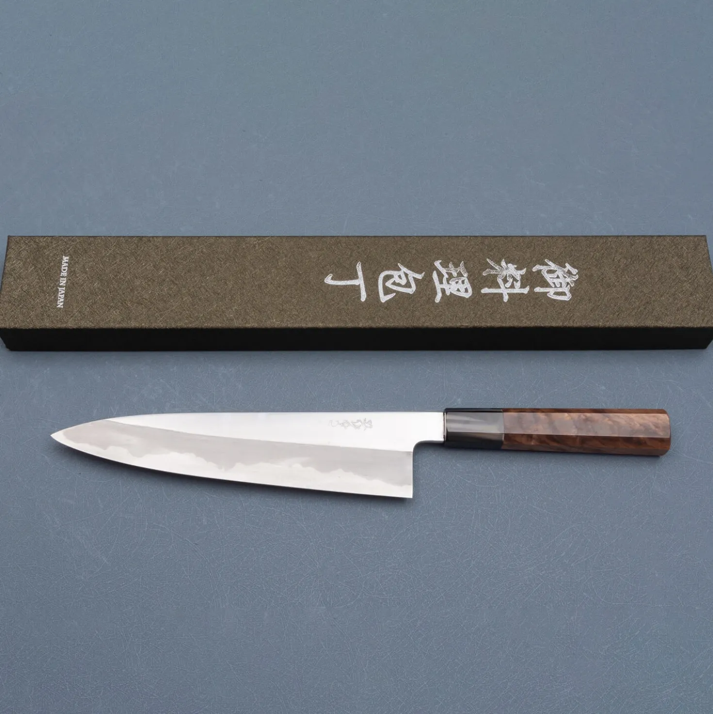 Hatsukokoro Komorebi Aogami 2 Walnut Gyuto 21 cm