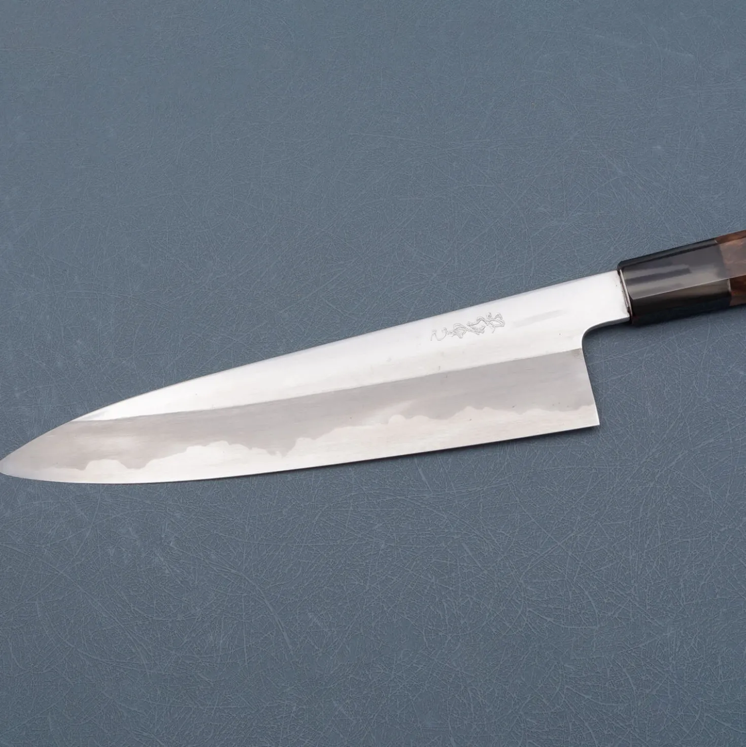Hatsukokoro Komorebi Aogami 2 Walnut Gyuto 21 cm
