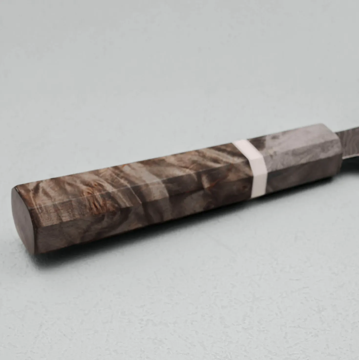 Hatsukokoro Ryuhyo Kurozome SG2 Damast Birch Santoku 18 cm