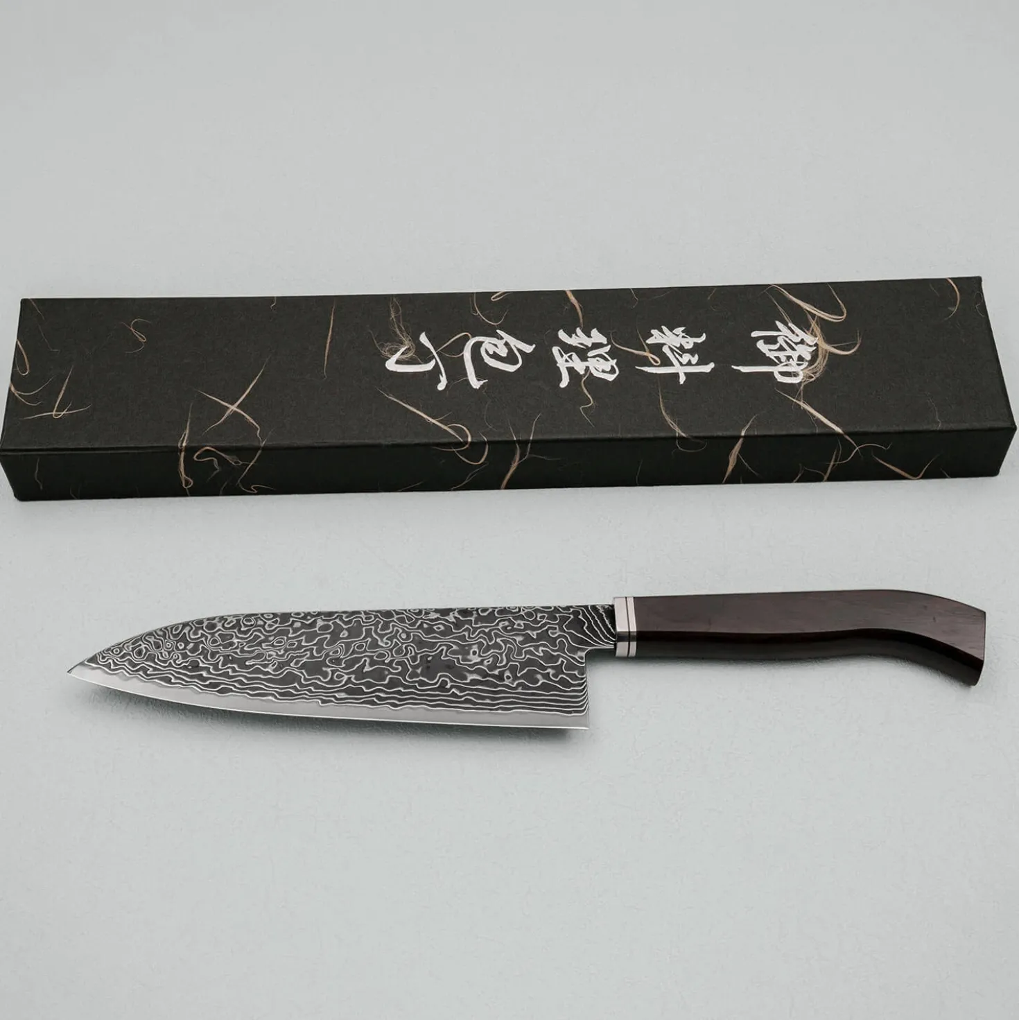 Hatsukokoro Ryuhyo Kurozome SG2 Damast Curved Ebony Santoku 17.5 cm