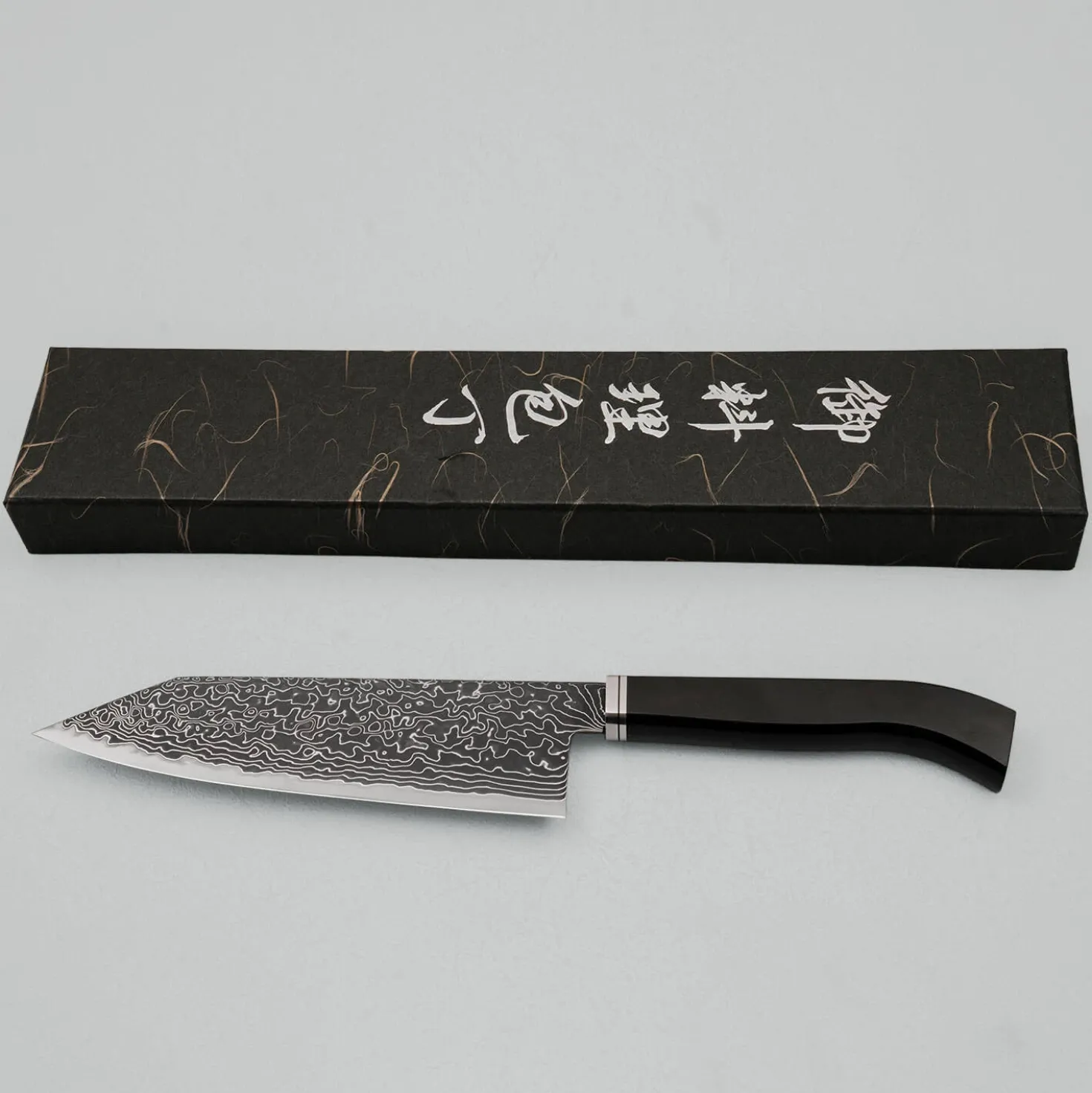 Hatsukokoro Ryuhyo Kurozome SG2 Damast Curved Ebony Bunka 18 cm