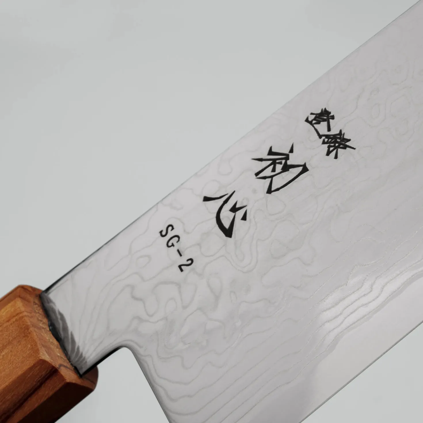 Hatsukokoro Ryuhyo SG2 Damast Olive Bunka 18 cm