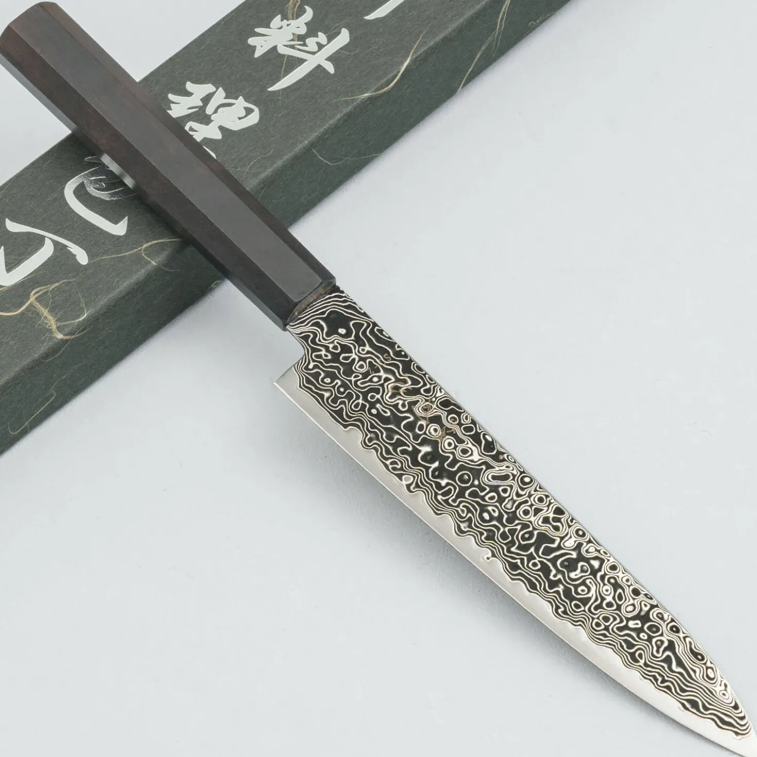 Hatsukokoro Ryuhyo SG2 Damast Kurozome Ebony Petty 15 cm