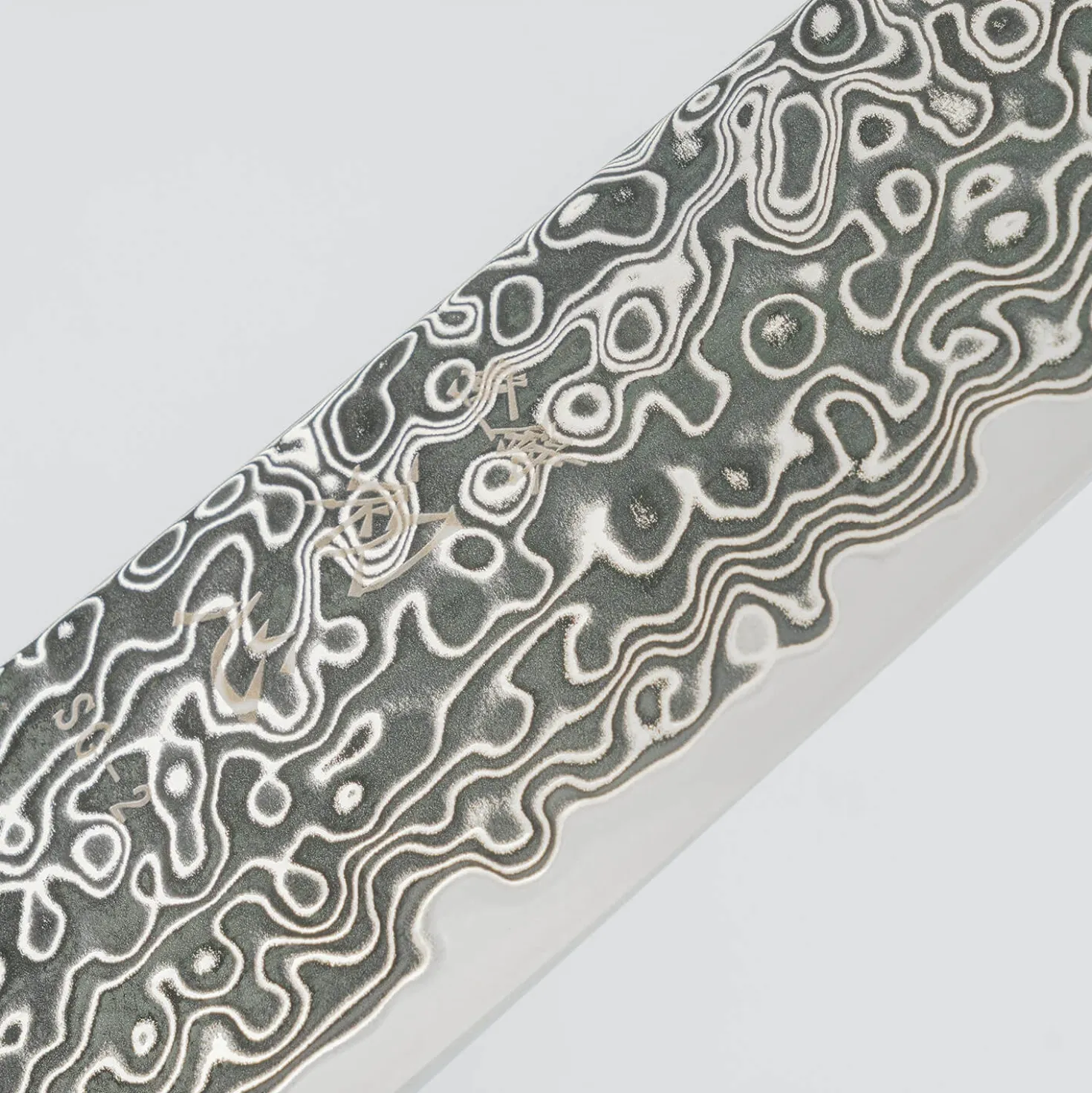Hatsukokoro Ryuhyo SG2 Damast Kurozome Ebony Petty 15 cm