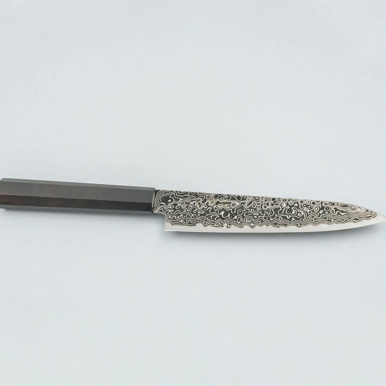 Hatsukokoro Ryuhyo SG2 Damast Kurozome Ebony Petty 15 cm