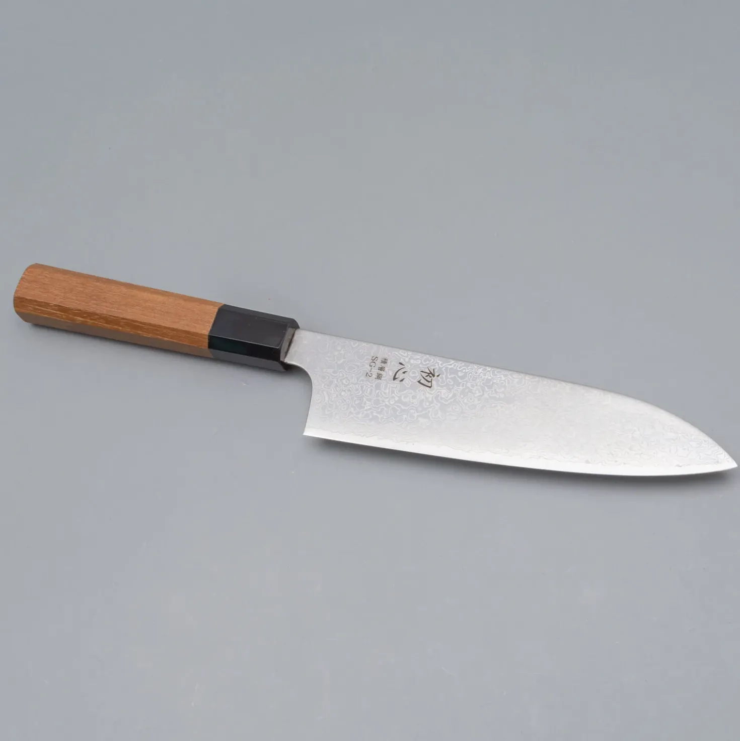 Hatsukokoro Saihyo SG2 Damast Santoku 18 cm