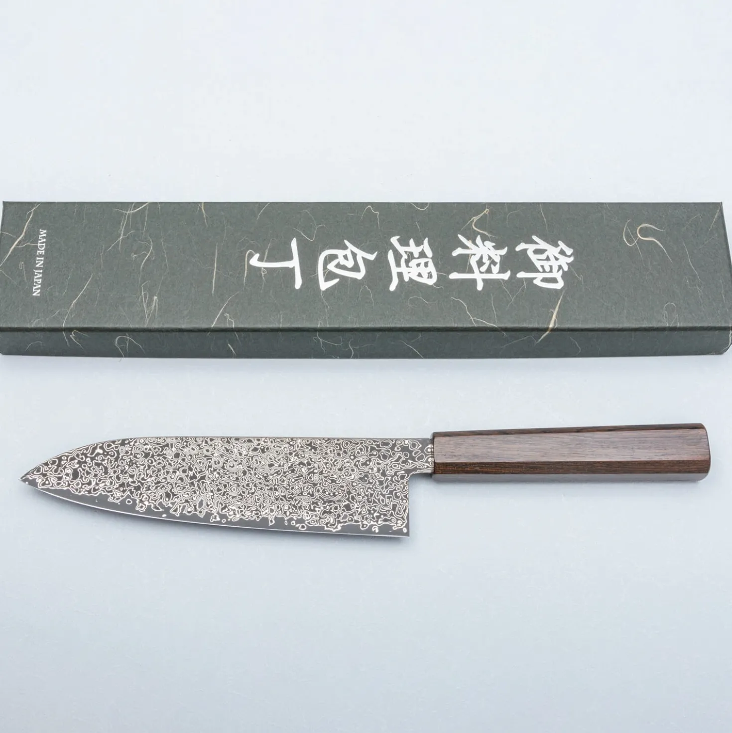 Hatsukokoro Saihyo SG2 Nickel Damast Santoku 18 cm