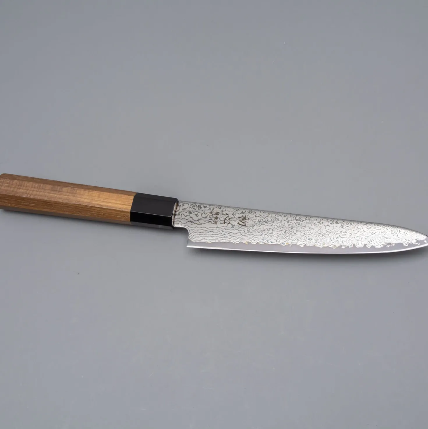 Hatsukokoro Sunaarashi VG10 Damast Petty 15 cm