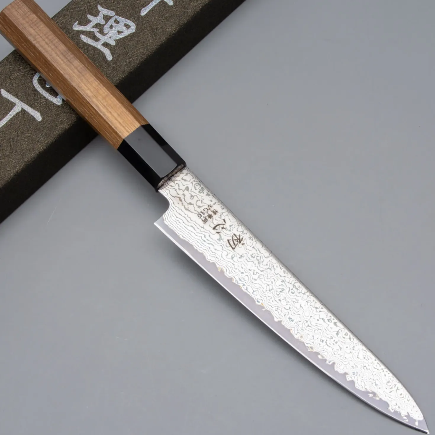 Hatsukokoro Sunaarashi VG10 Damast Petty 15 cm