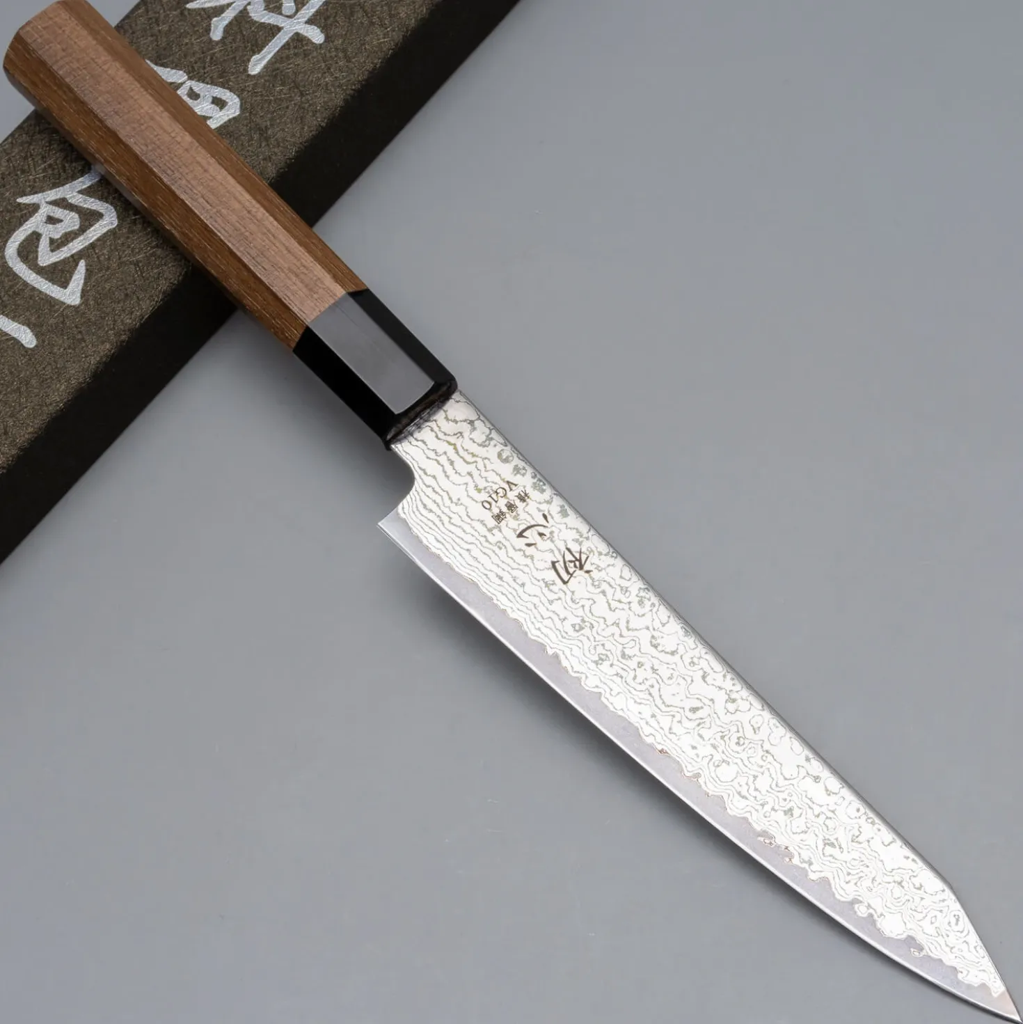 Hatsukokoro Sunaarashi VG10 Damast Kiritsuke Petty 15 cm