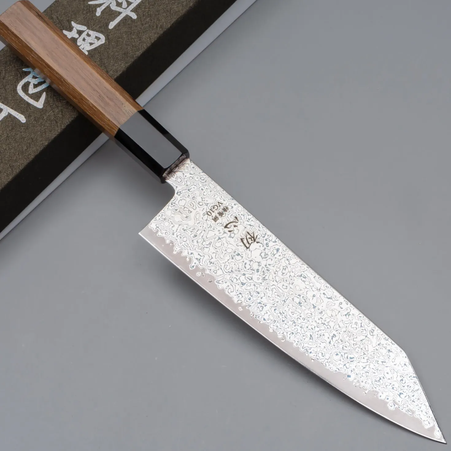 Hatsukokoro Sunaarashi VG10 Damast Bunka