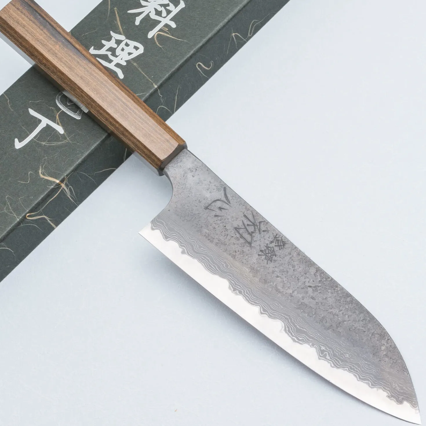 Hatsukokoro x Nigara Aogami 2 Nashiji Damast Bubinga Santoku 18 cm