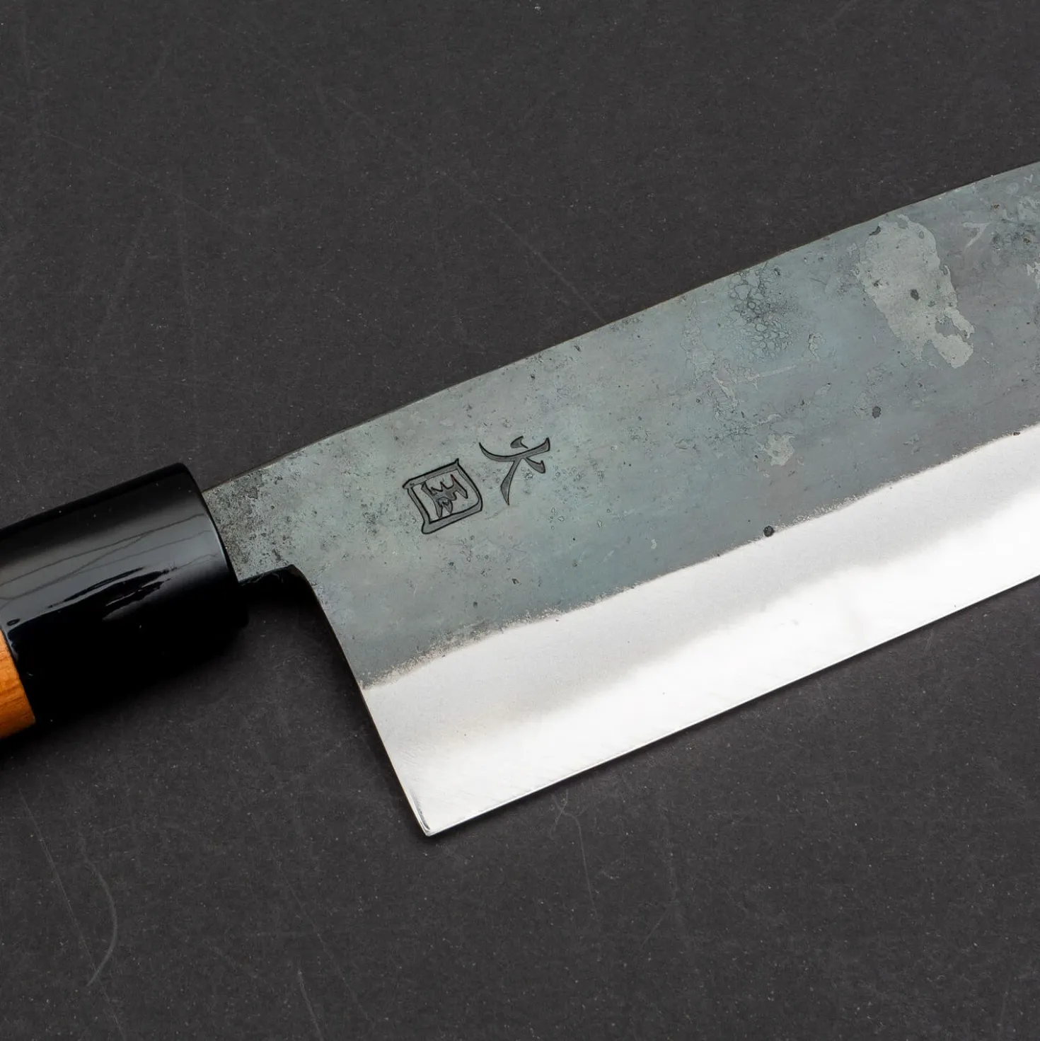 Hinokuni Shirogami Kurouchi Santoku 21
