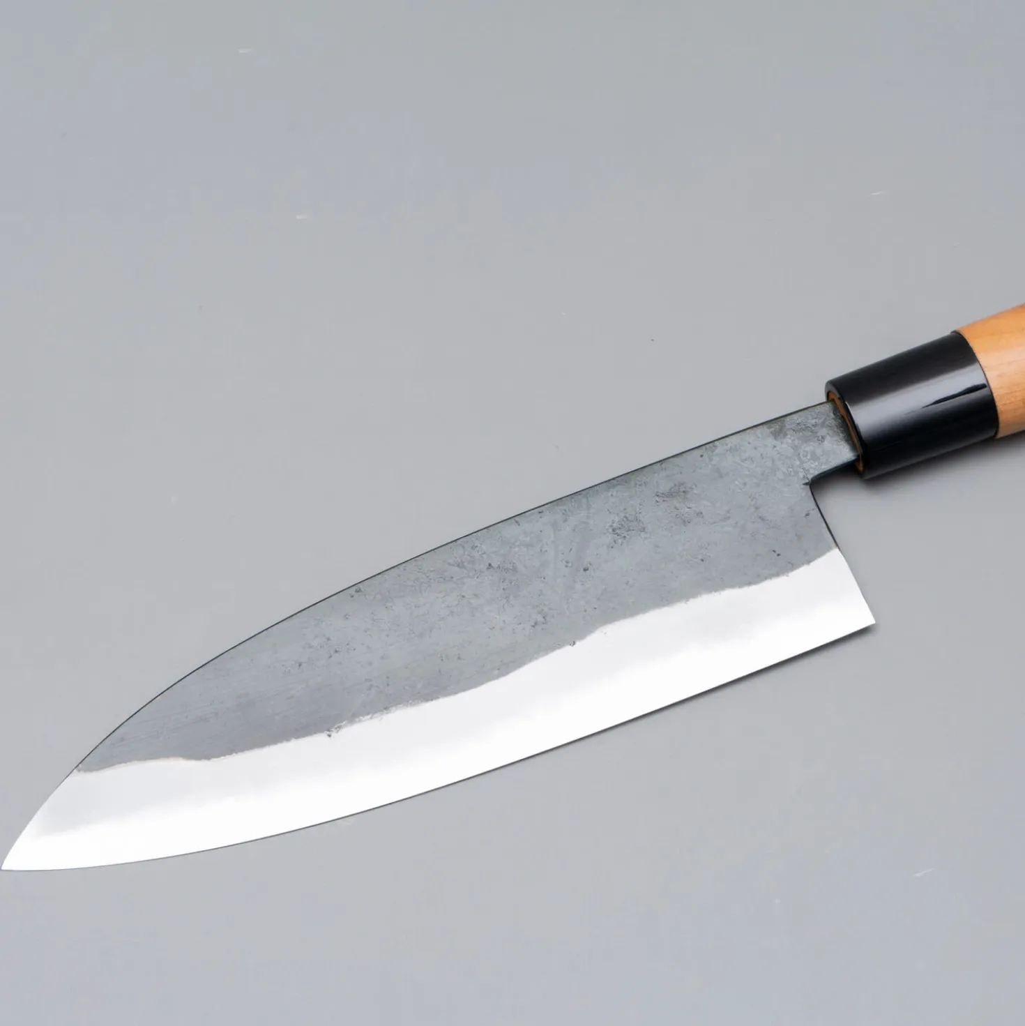 Hinokuni Shirogami Kurouchi Santoku 18 cm