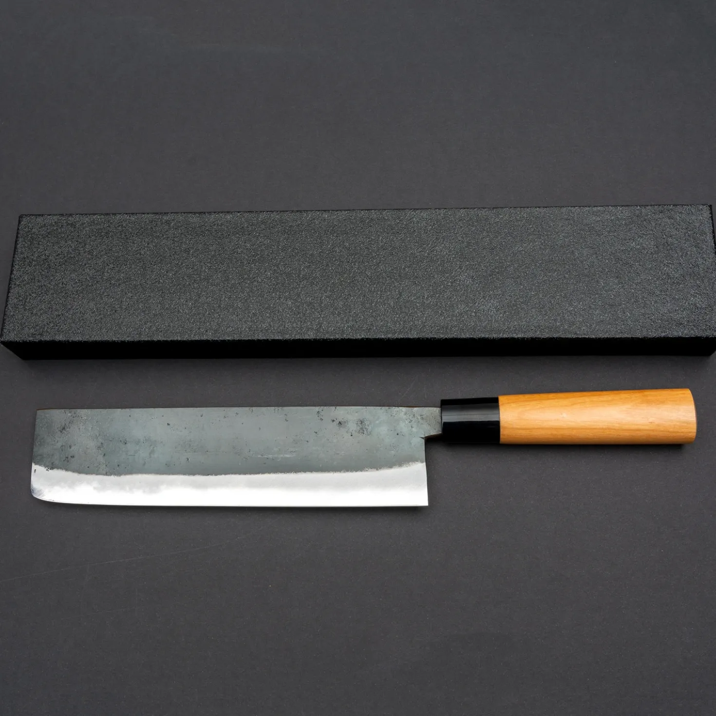 Hinokuni Shirogami Kurouchi Nakiri 21 cm