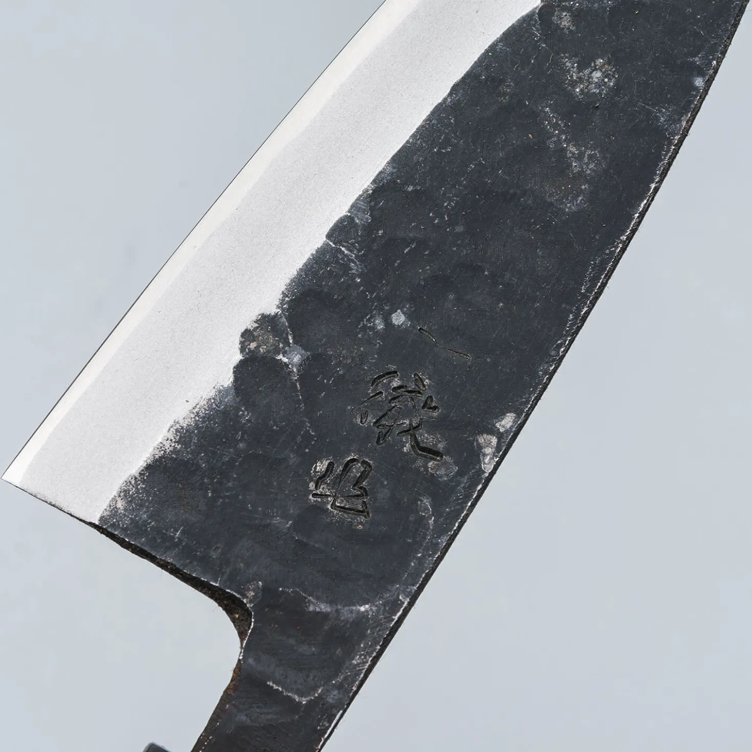 Ittetsu Uraoshi Hand Forged Tsuchime Kurouchi Shiro #2 Deba 15 cm Lefthanded