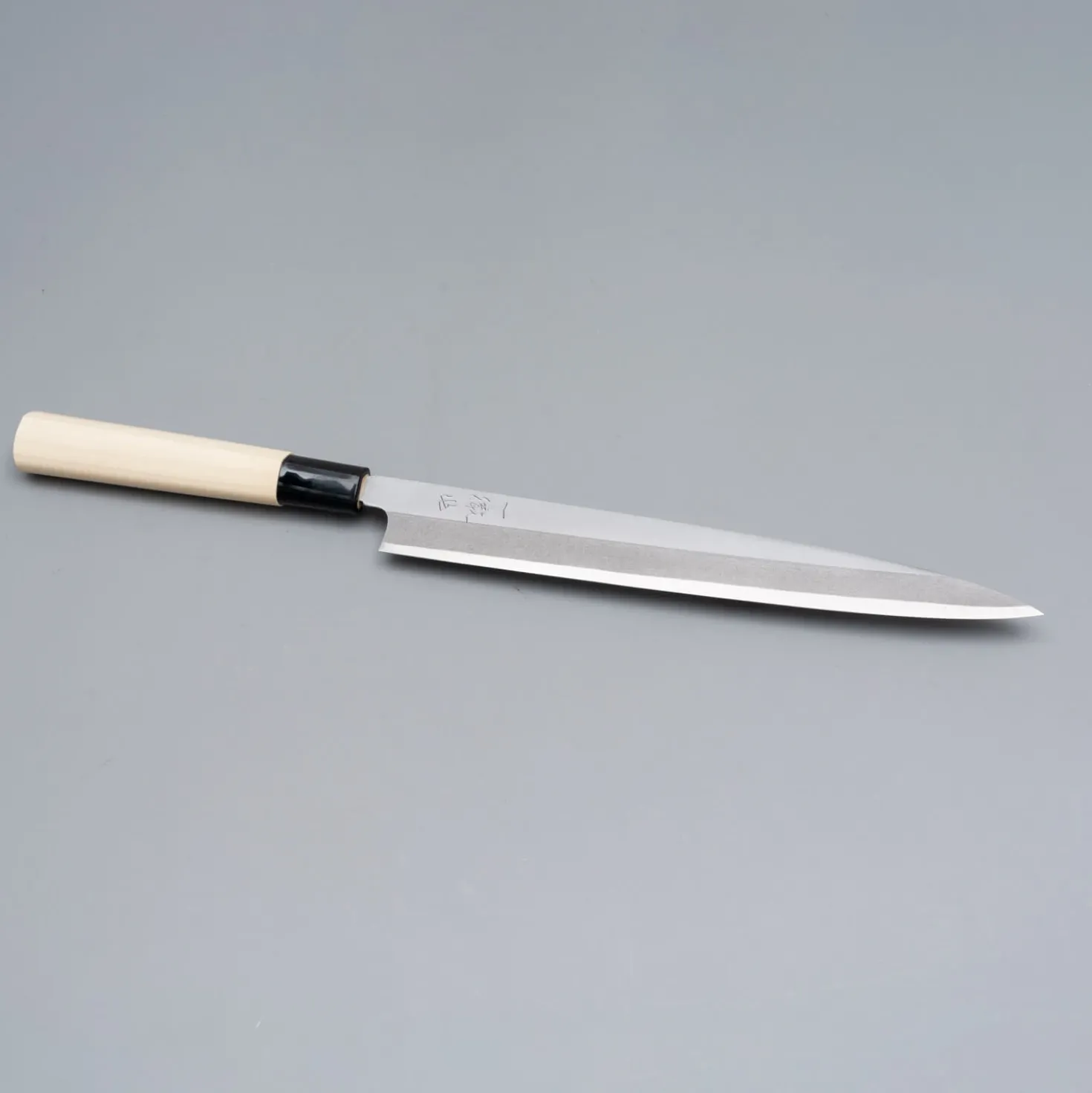 Ittetsu Uraoshi Shiro #2 Yanagiba 33 cm