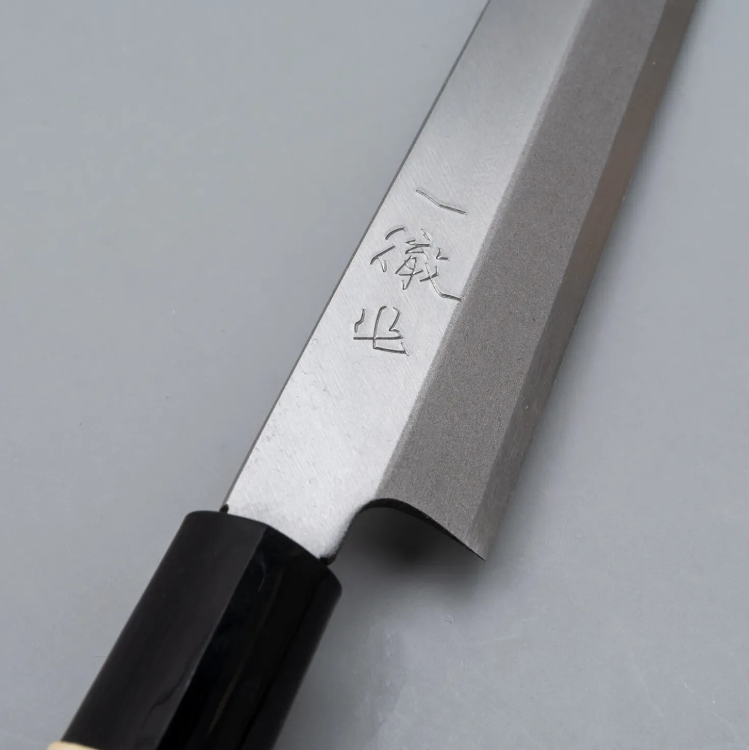 Ittetsu Uraoshi Shiro #2 Yanagiba 24 cm