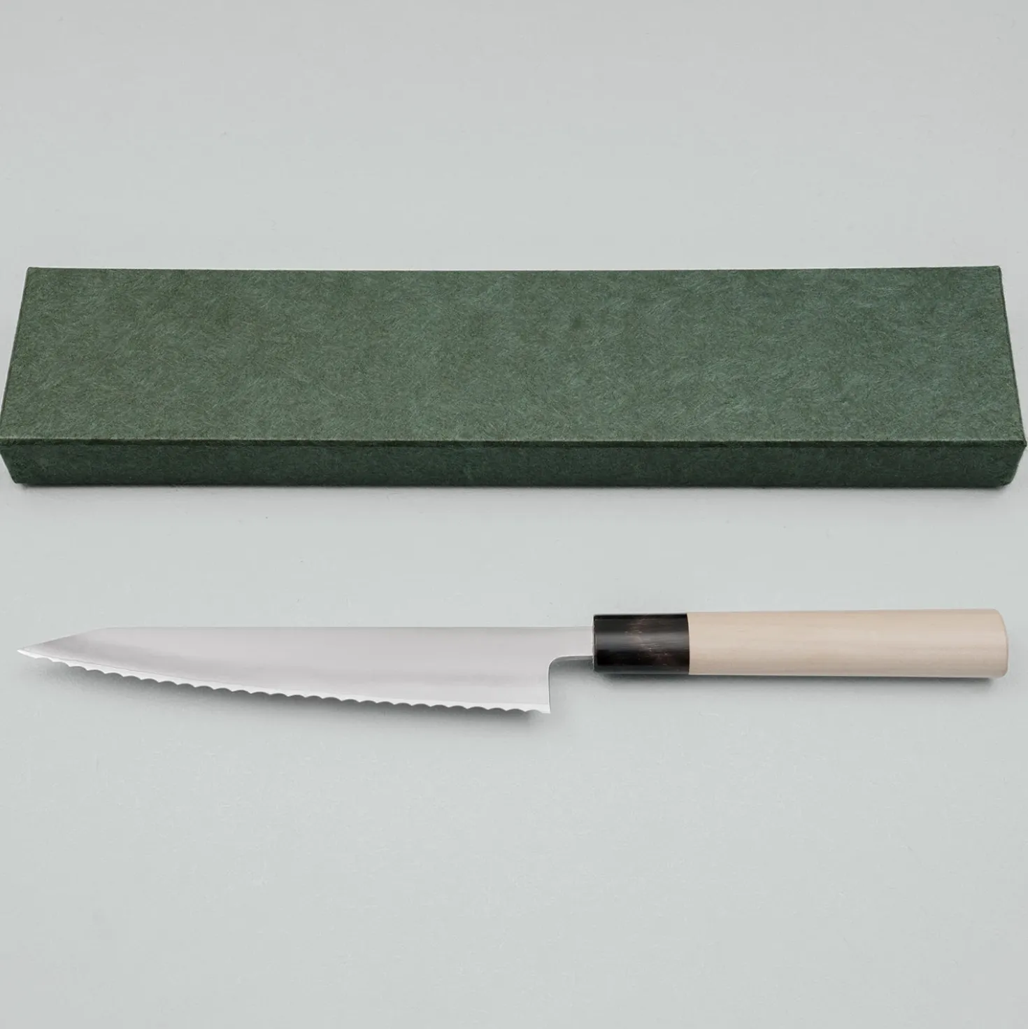 JNS Kaeru Kasumi SLD Serrated Petty 18 cm