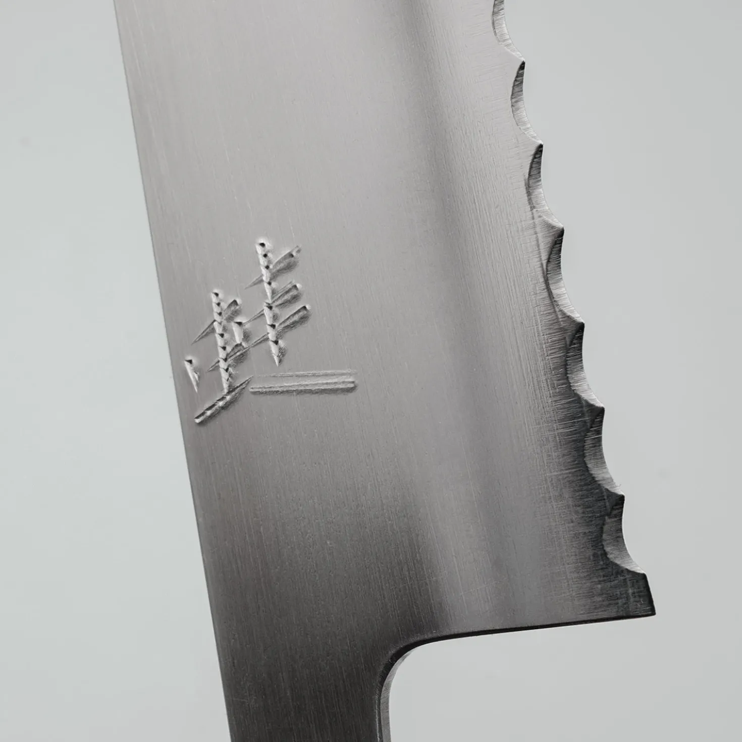 JNS Kaeru Kasumi SLD Serrated Petty 18 cm