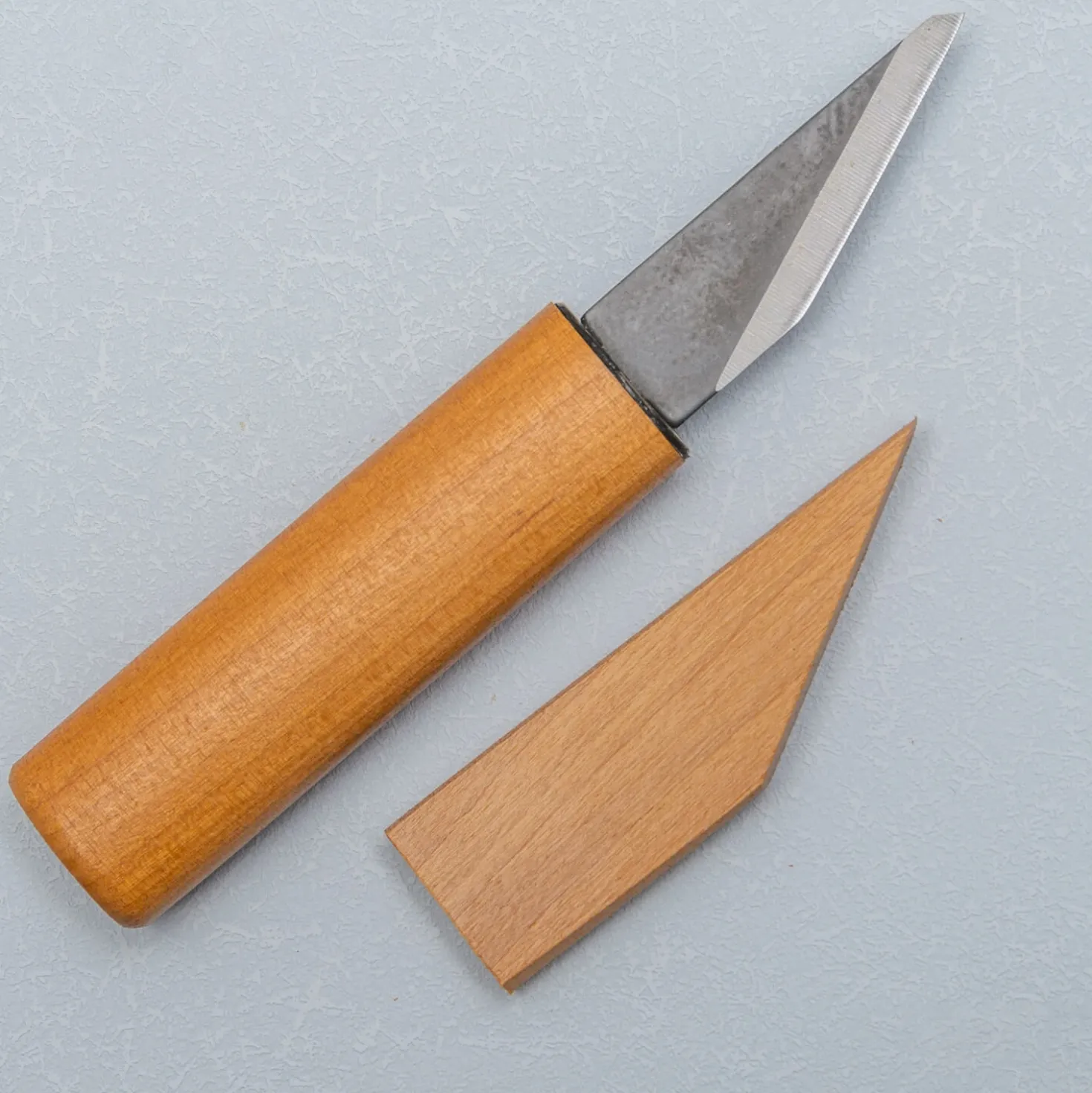 Kanetsune Kiridashi Rikizan Mes Kersenhout