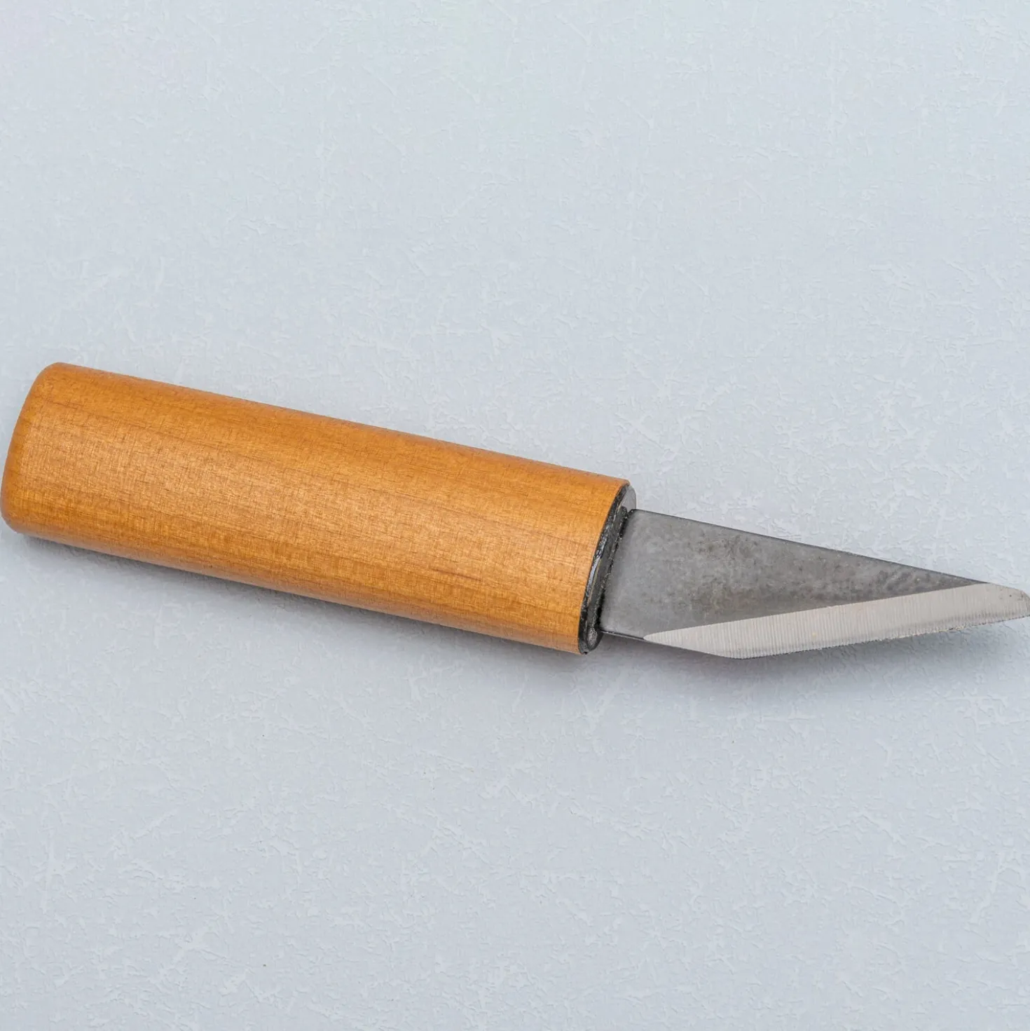 Kanetsune Kiridashi Rikizan Mes Kersenhout