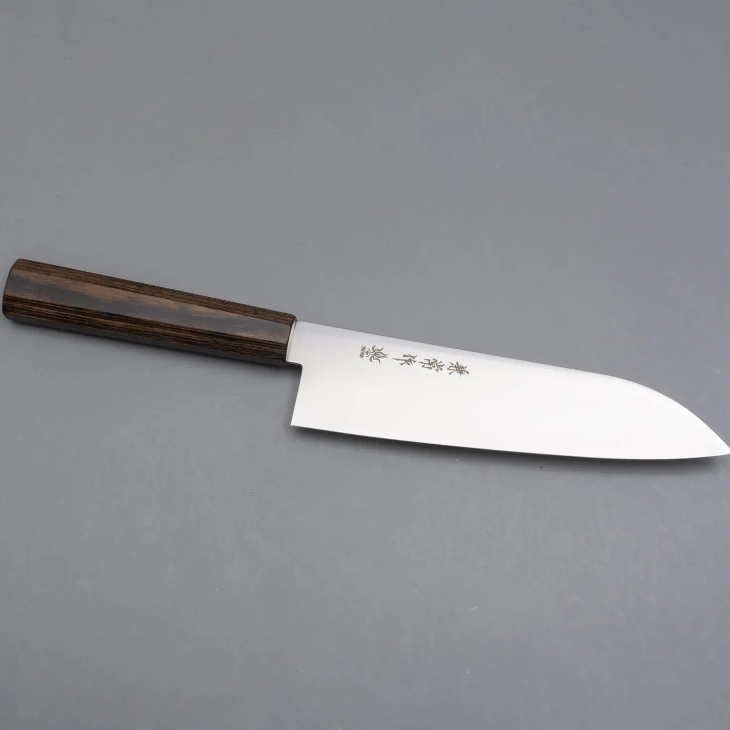 Kanetsune VG10 Monosteel Santoku 18 cm