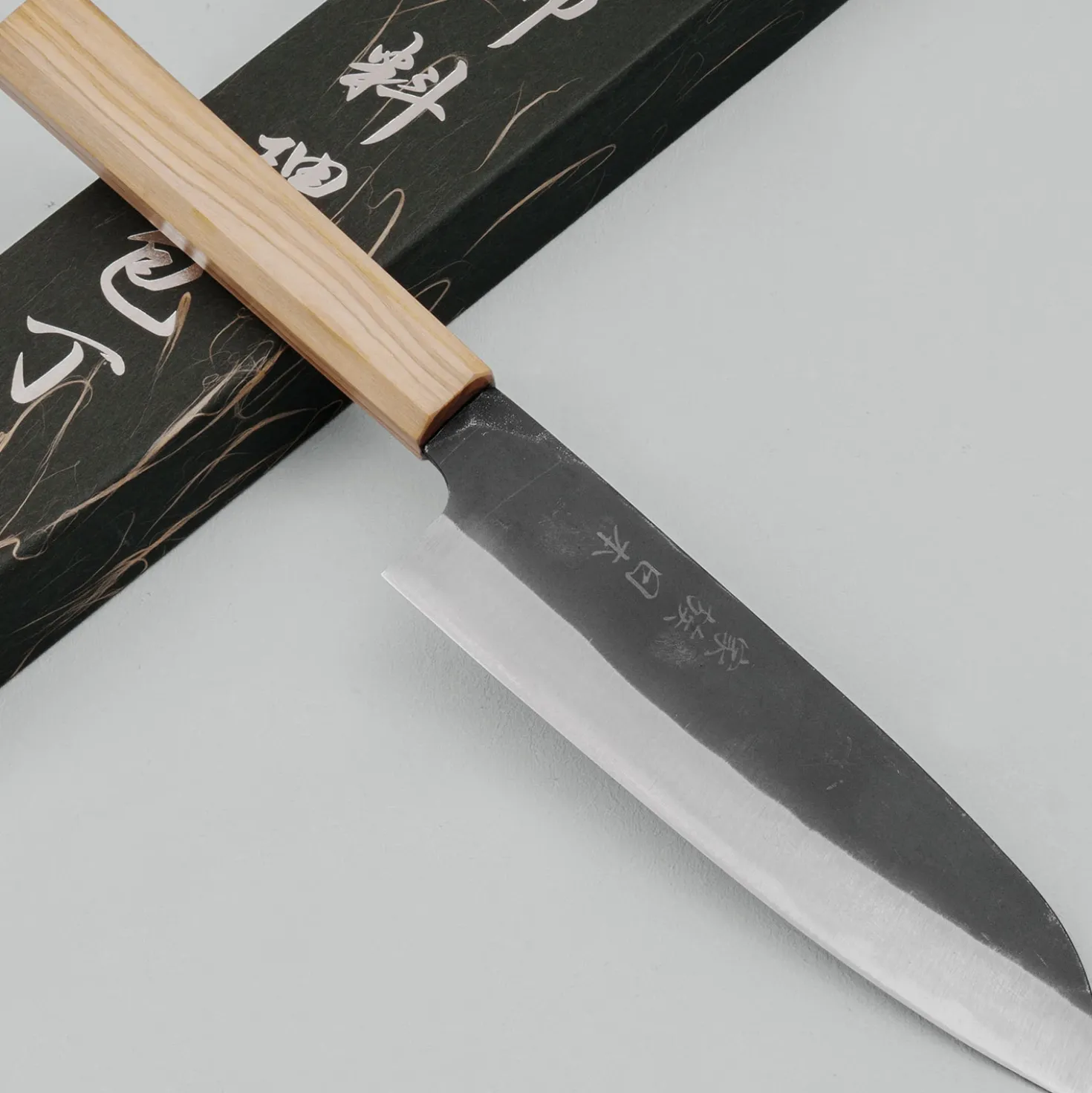 Kazoku Aogami 2 Kurouchi Olive Santoku 17 cm