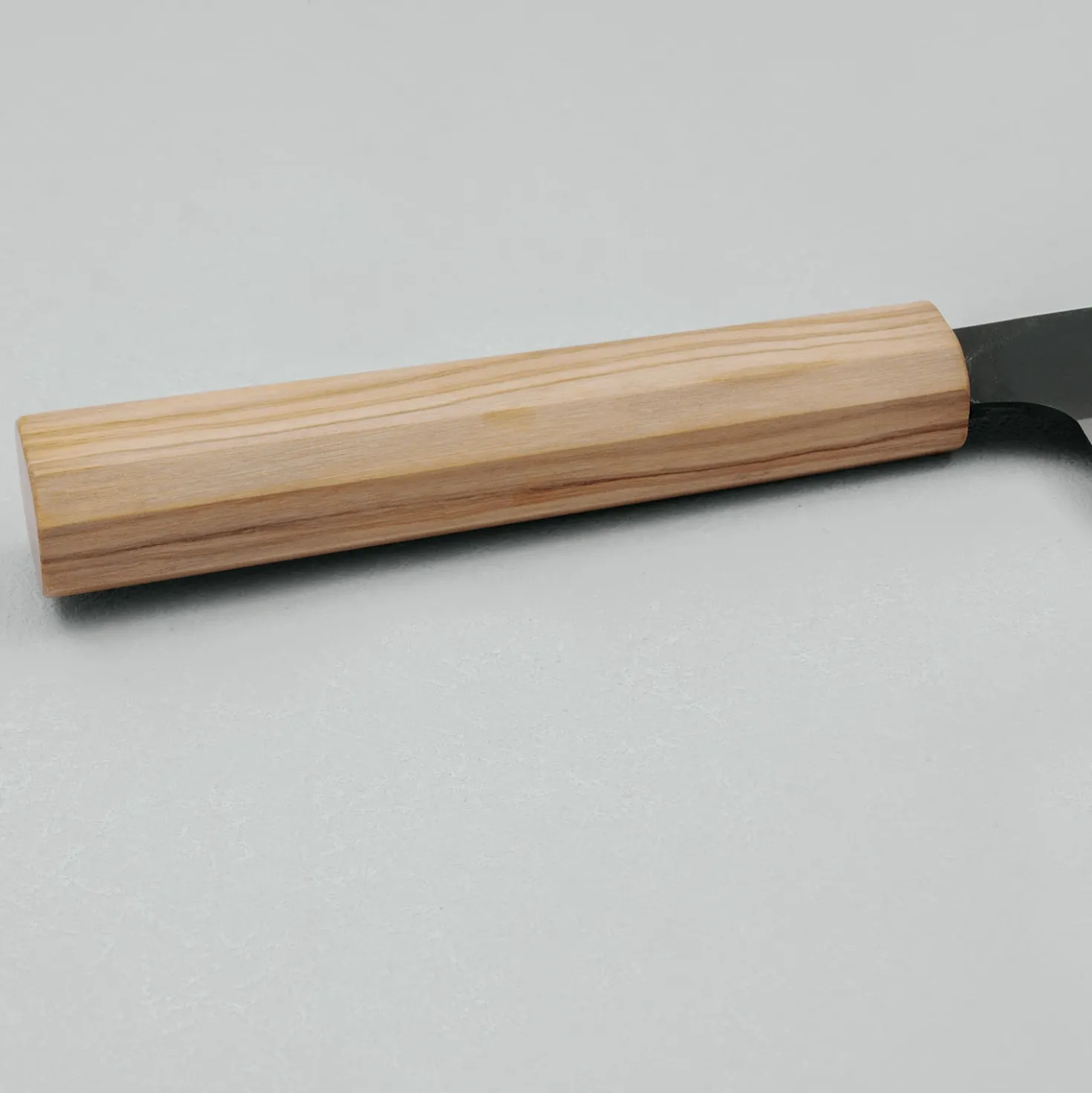 Kazoku Aogami 2 Kurouchi Olive Santoku 17 cm