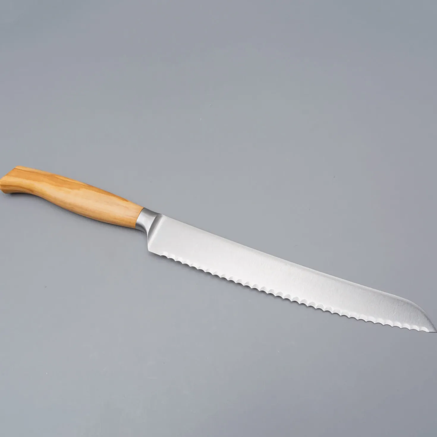 Kazoku Doitsu Broodmes 23 cm