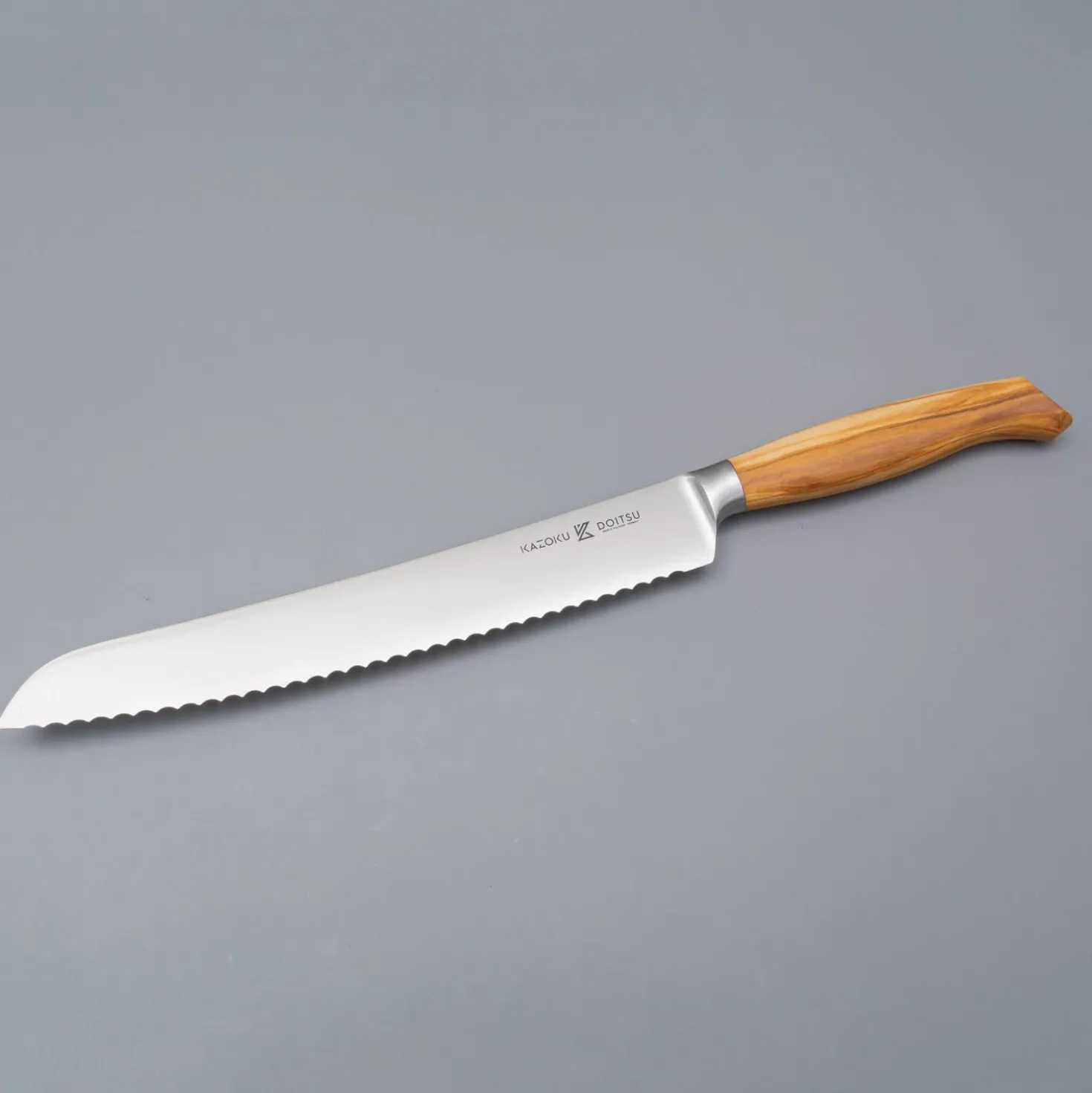 Kazoku Doitsu Broodmes 23 cm