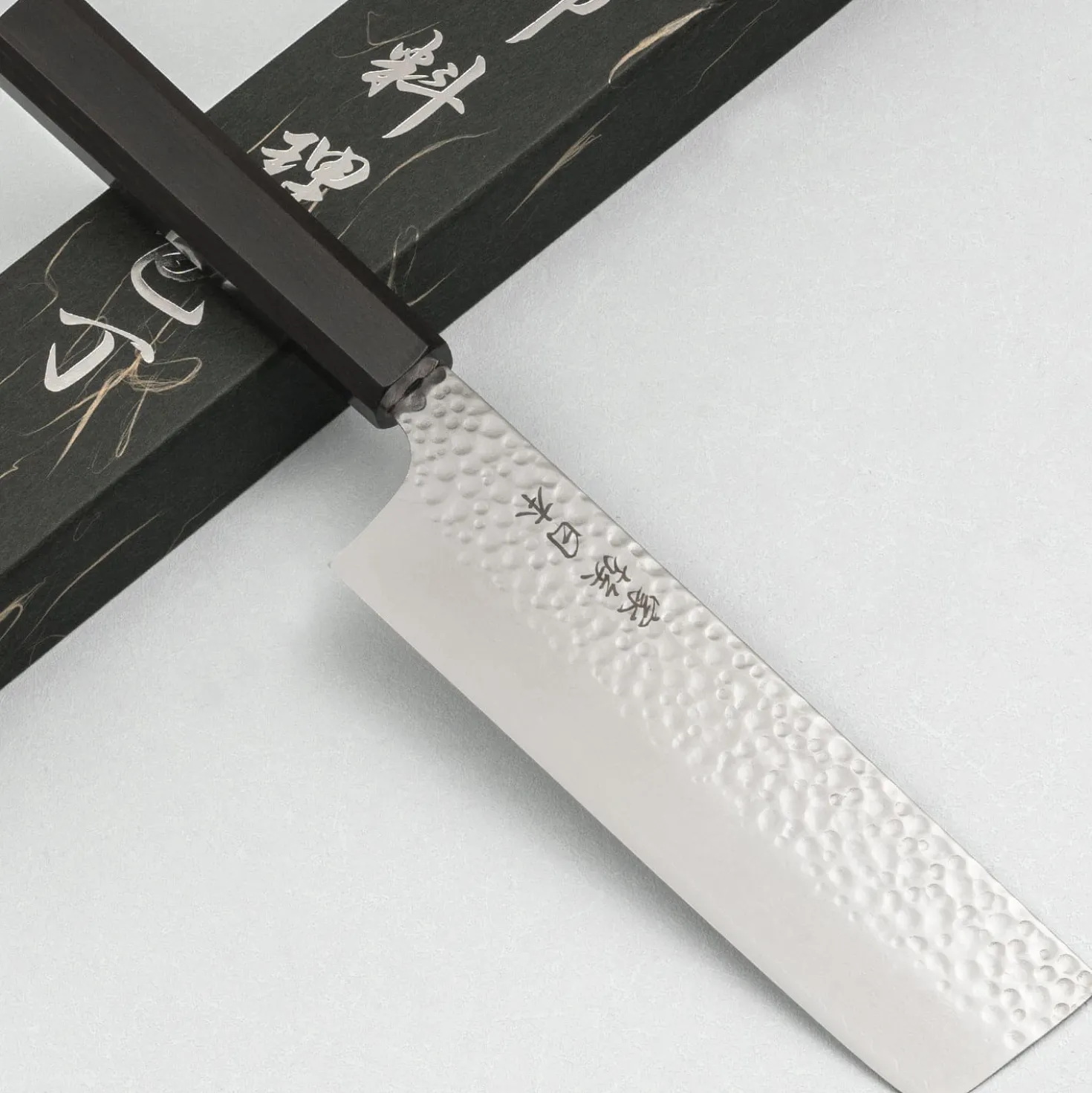Kazoku Uteki Premium Ebony Nakiri 18 cm