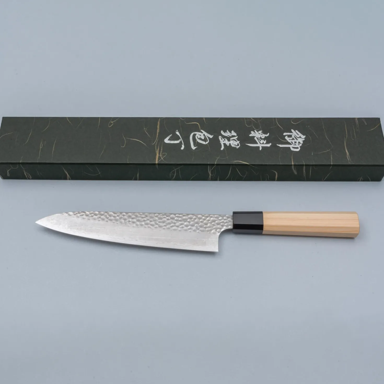 Kazoku Uteki Premium Hinoki Gyuto 21 cm