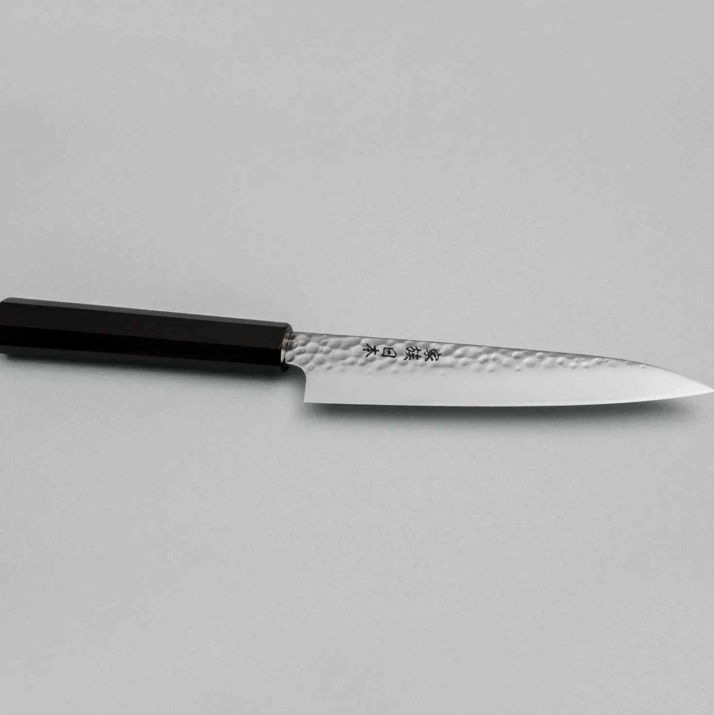 Kazoku Uteki Premium Mono Ebony Petty 15 cm