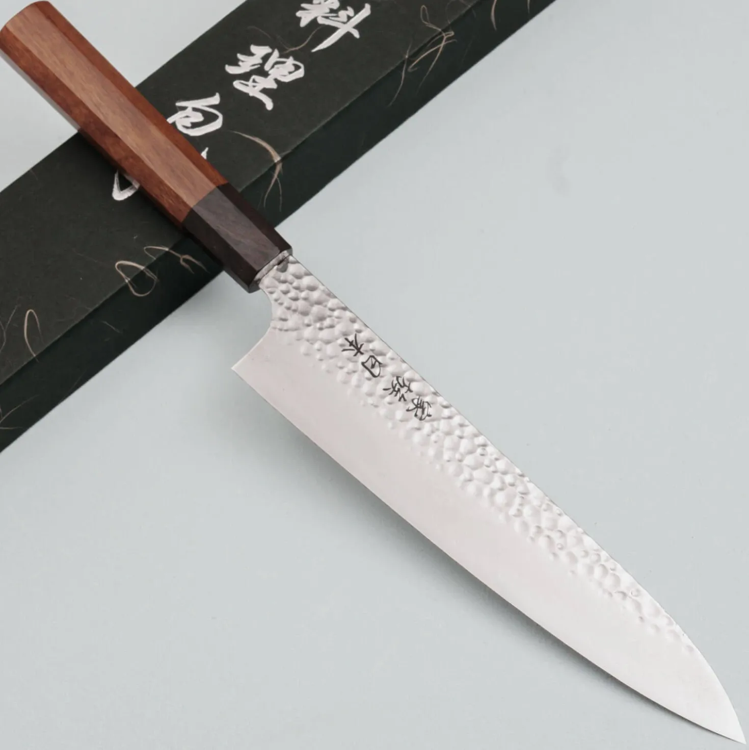 Kazoku Uteki Premium Rosewood Gyuto 21 cm