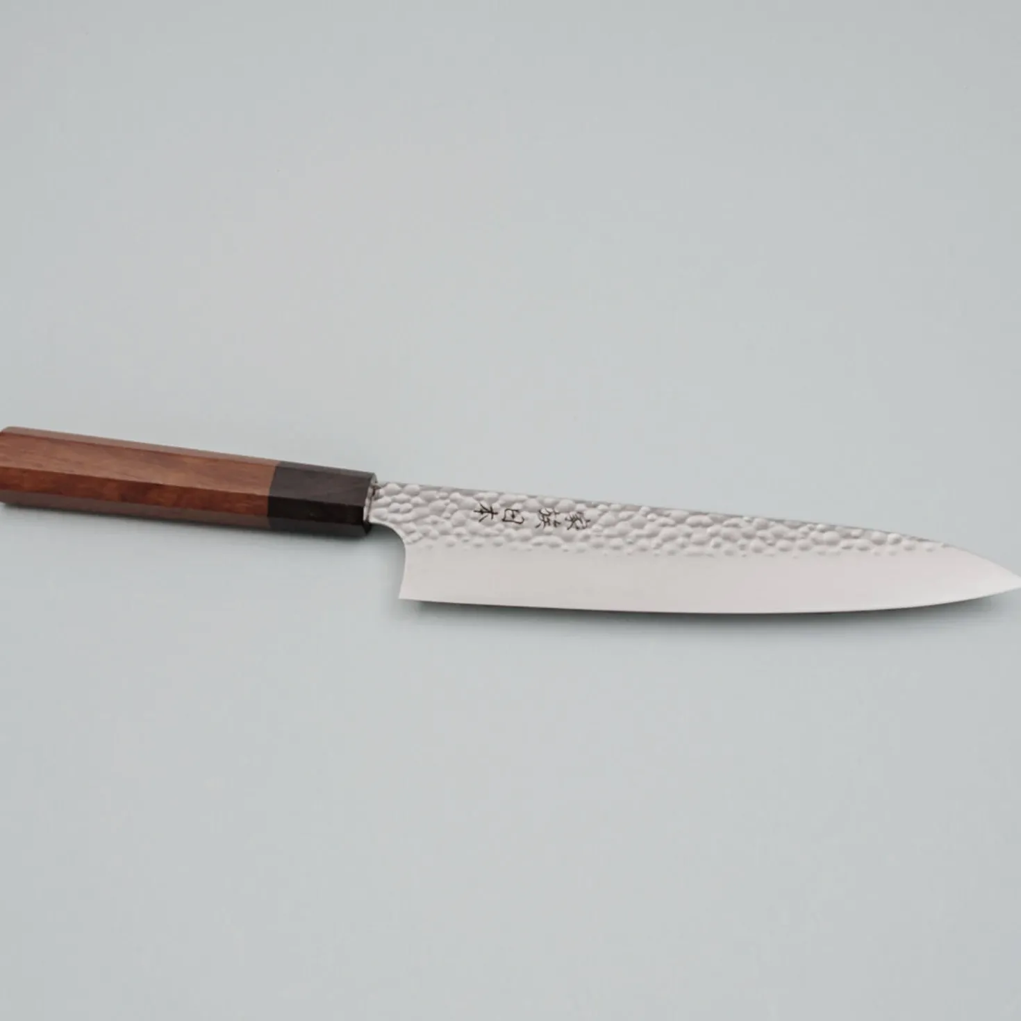 Kazoku Uteki Premium Rosewood Gyuto 21 cm