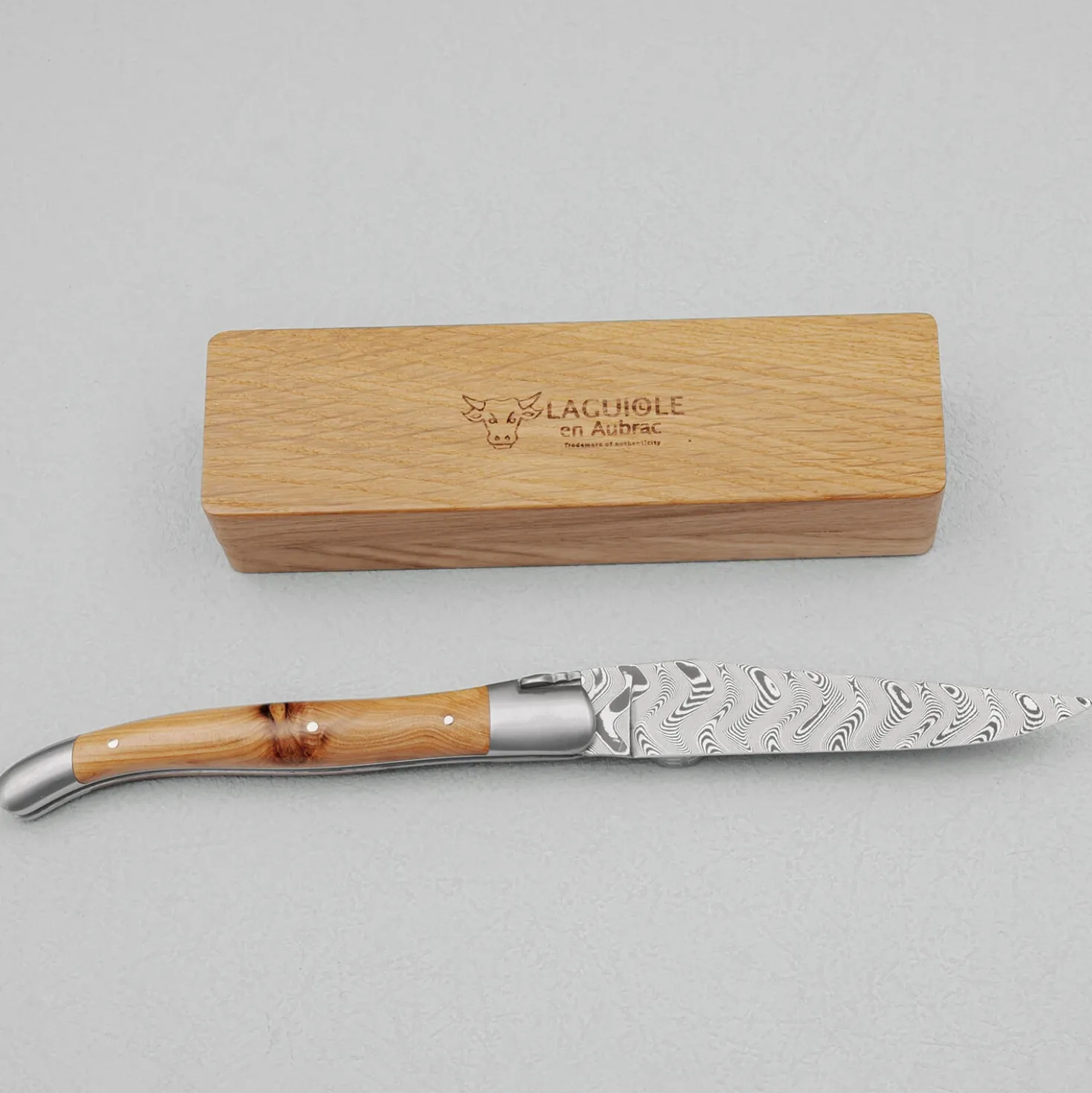Laguiole en Aubrac Balbach Damast Zakmes Jeneverbes 12 cm