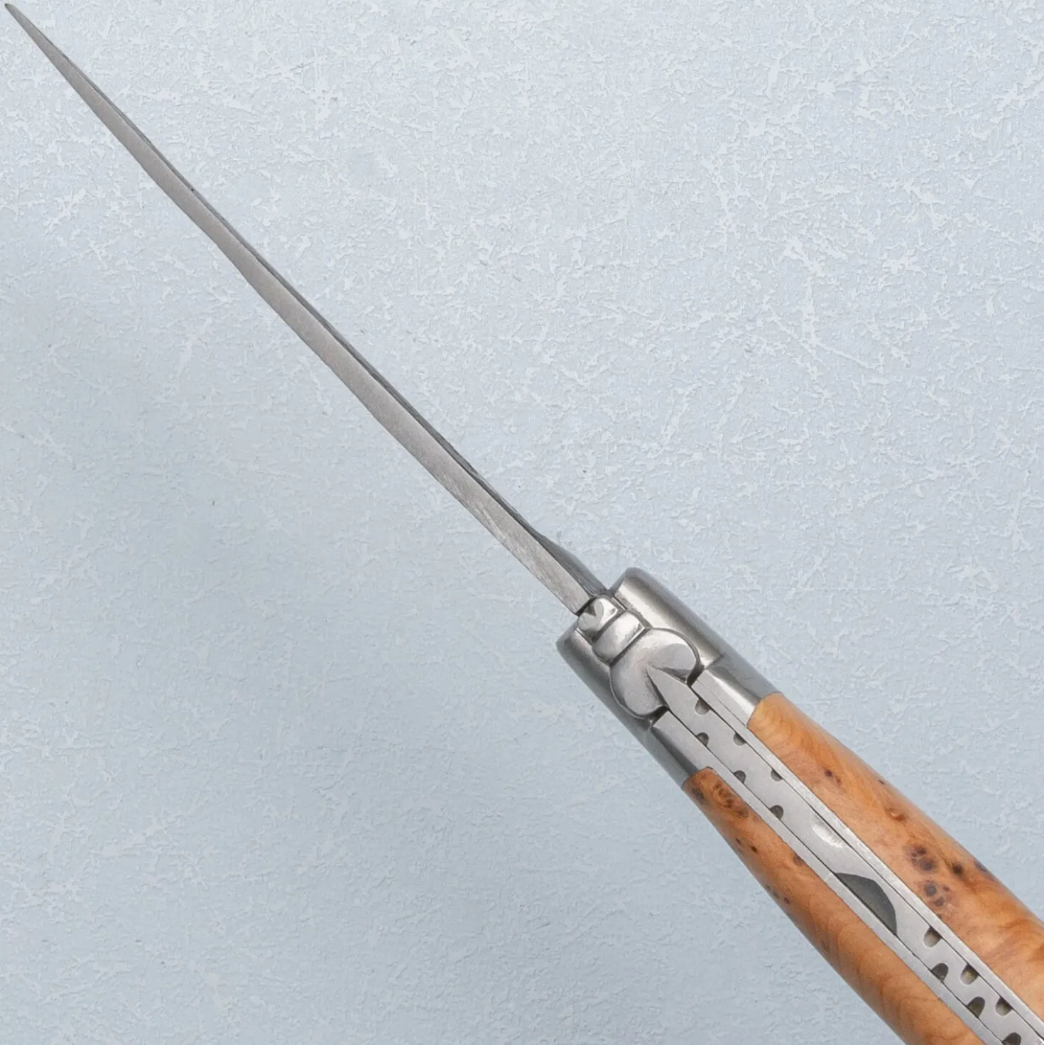 Laguiole en Aubrac Brute Forged Zakmes Jeneverbes 12 cm