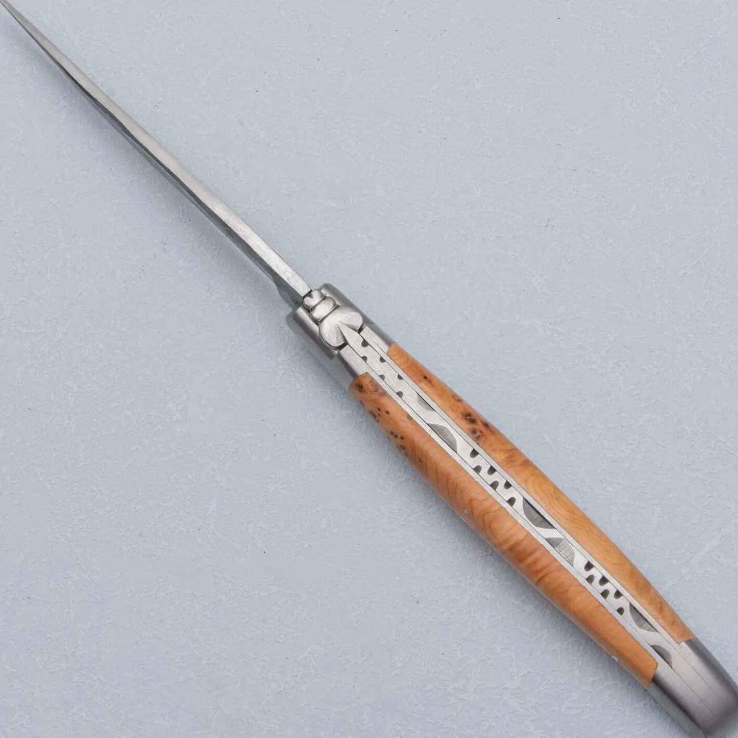 Laguiole en Aubrac Brute Forged Zakmes Jeneverbes 12 cm