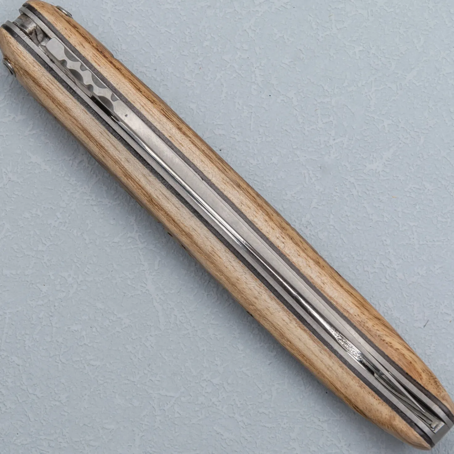 Laguiole en Aubrac Classic Zakmes Essenhout 12 cm