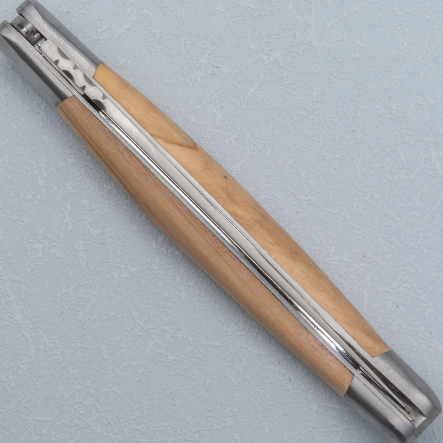 Laguiole en Aubrac Classic Zakmes Olijfhout 12 cm