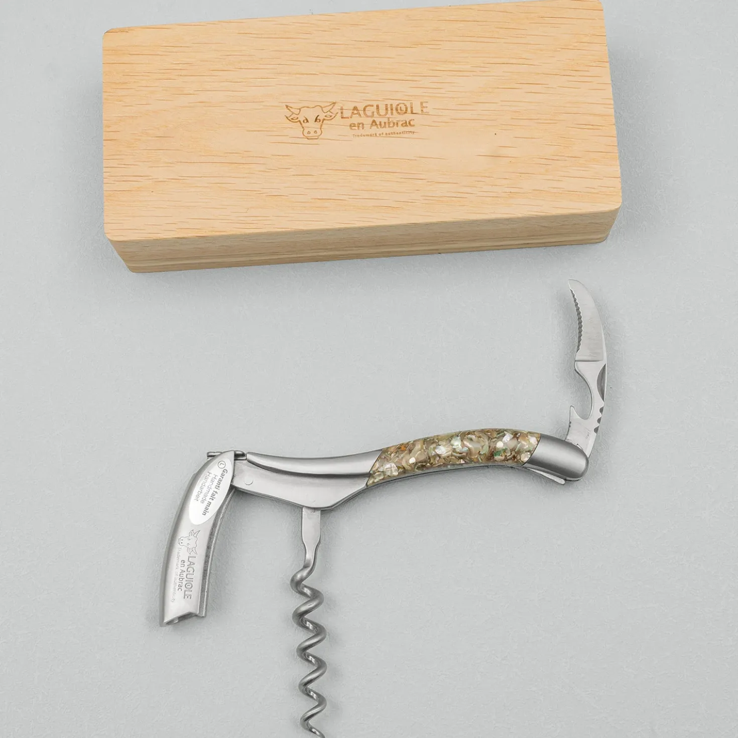 Laguiole en Aubrac Kelnersmes Parelmoer