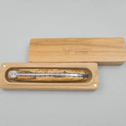Laguiole en Aubrac Queen Bee Zakmes Aubrac Wood 12 cm