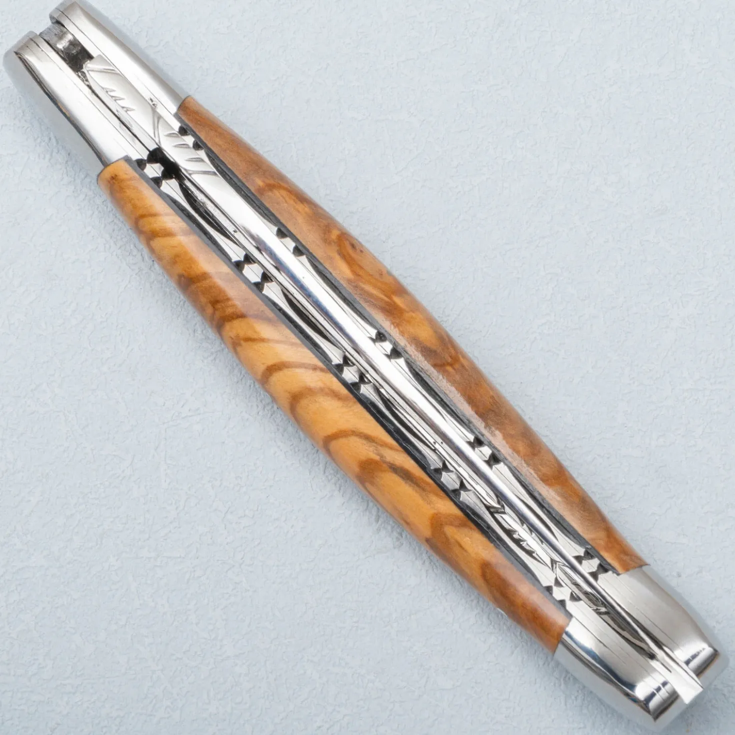 Laguiole en Aubrac Zakmes Double Plated Olive Burl 12 cm