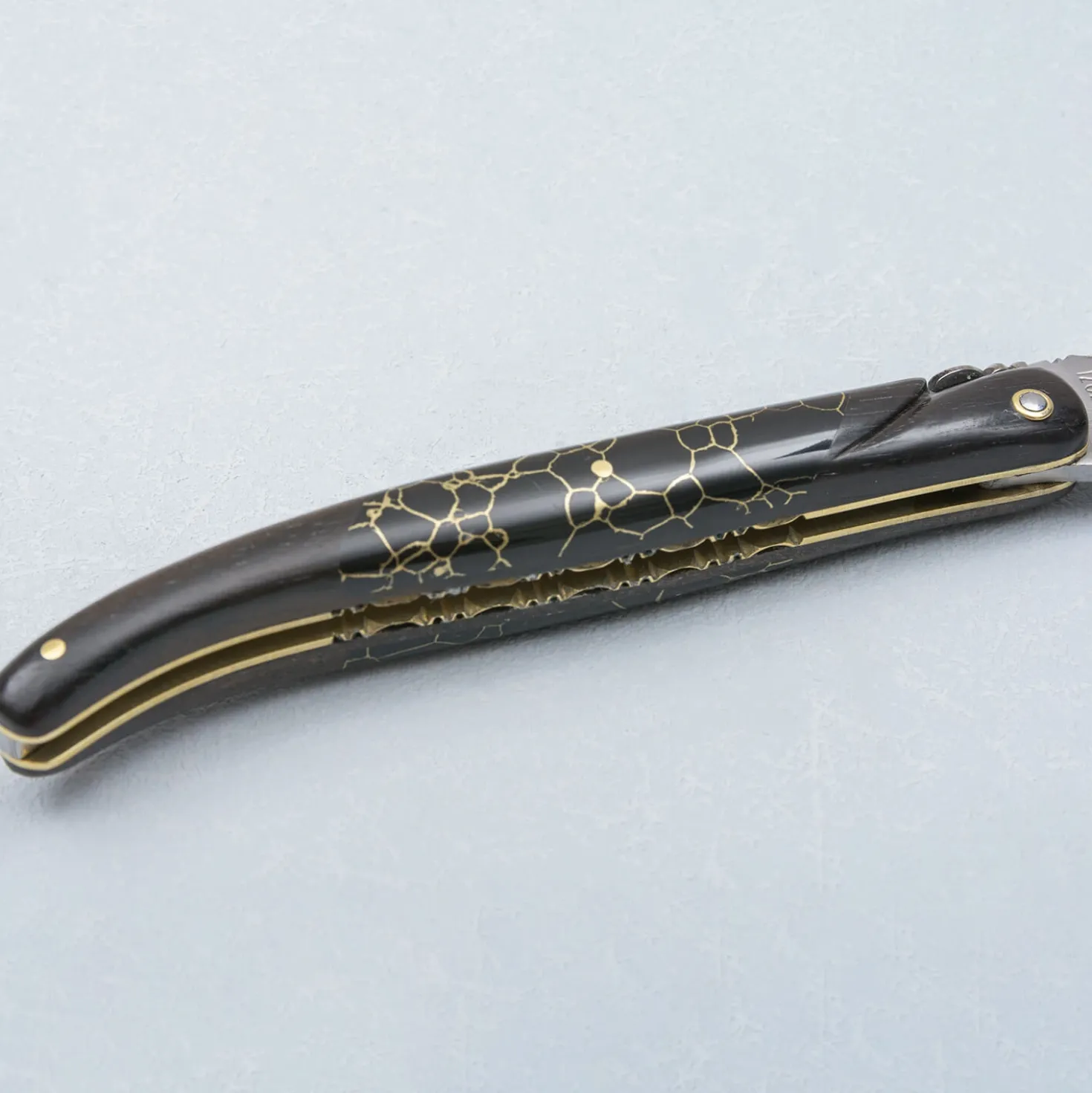 Laguiole en Aubrac Zakmes Ebony Onyx Inlay Deluxe 12 cm
