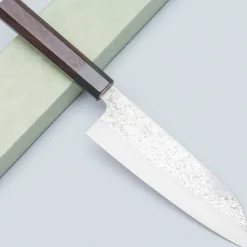 Makoto Kurosaki VG10W Damast Rosewood Santoku 17 cm