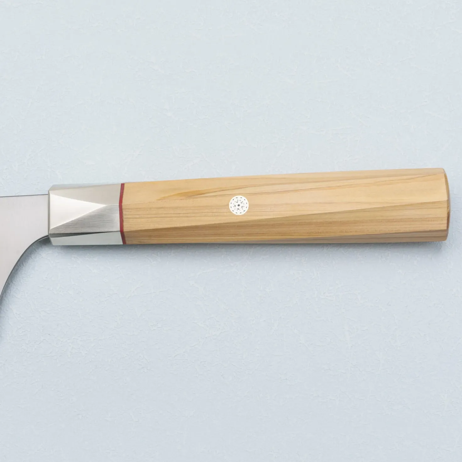 Mcusta Zanmai Beyond Bunka 18 cm