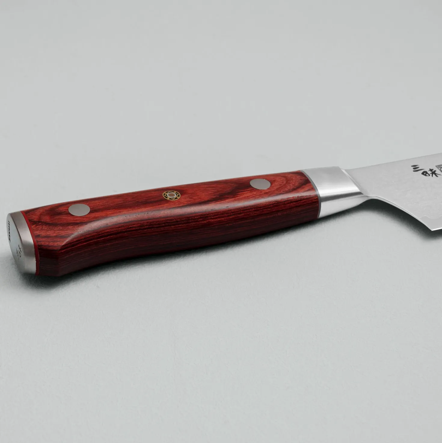 Mcusta Zanmai Classic Pro Red Santoku 18 cm