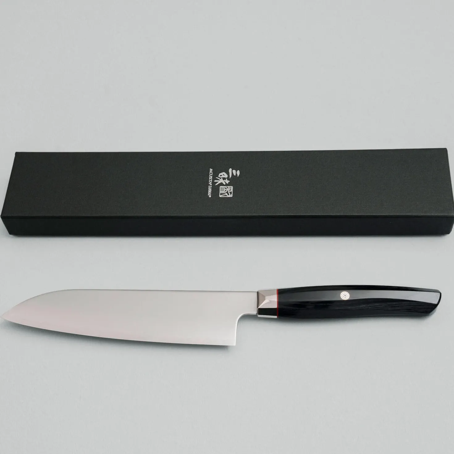 Mcusta Zanmai Revolution Black Santoku 18 cm
